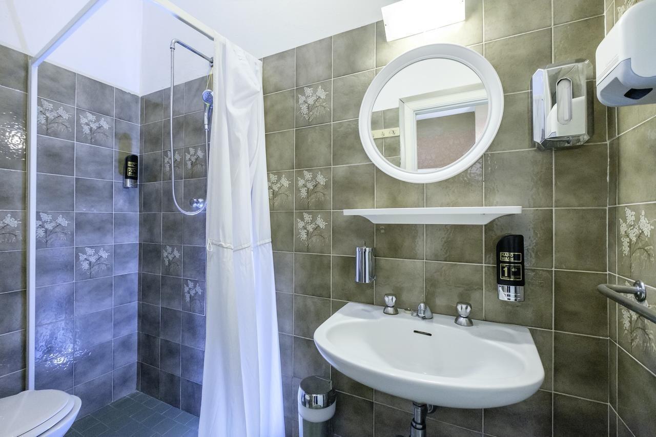 Hotel Giumer Римини Экстерьер фото