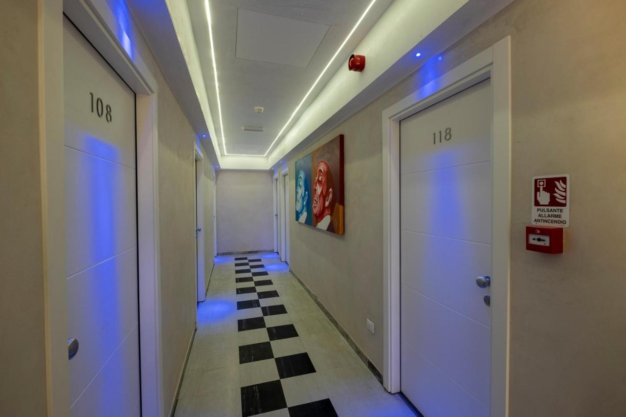 Hotel Giumer Римини Экстерьер фото