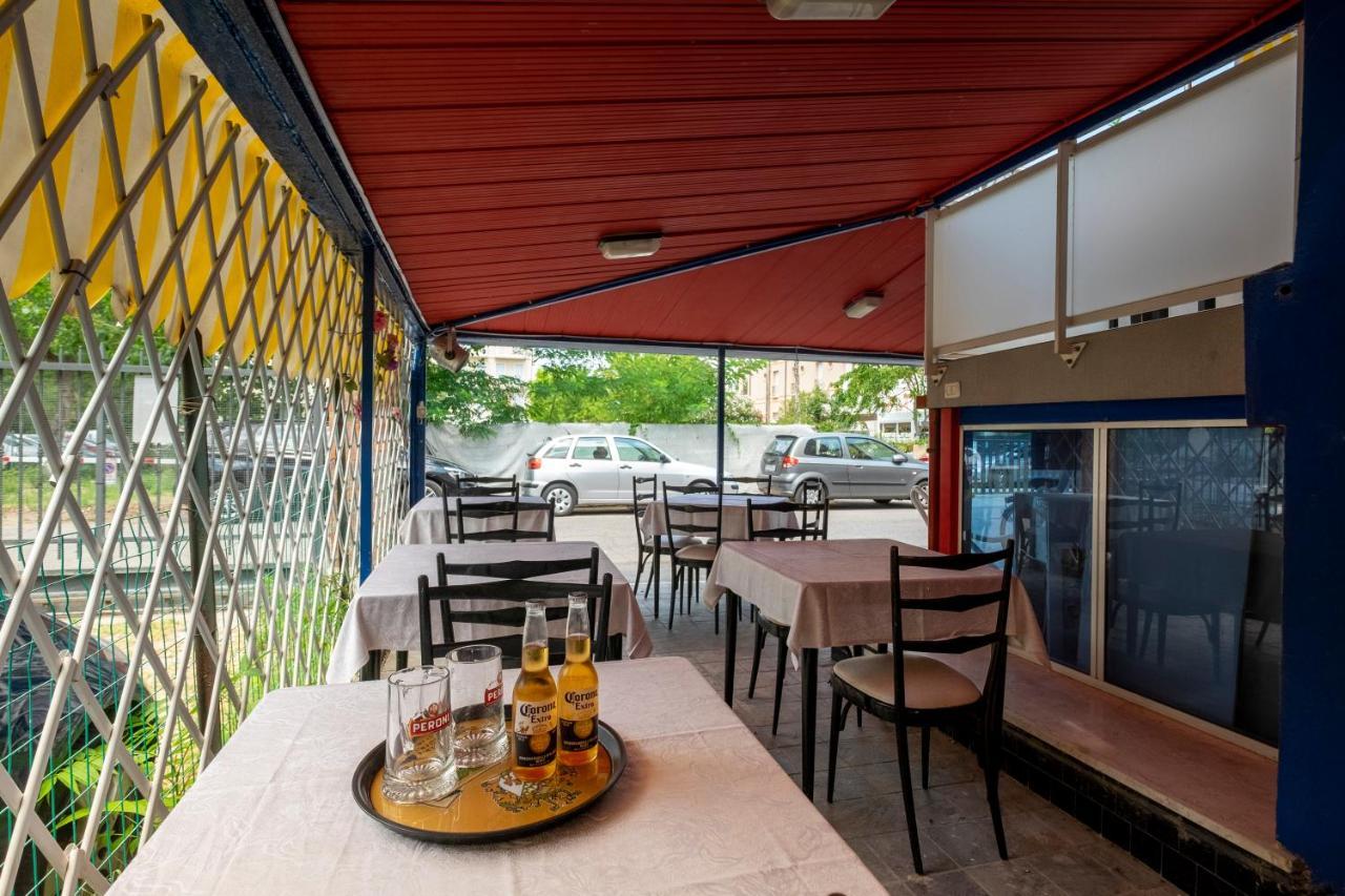 Hotel Giumer Римини Экстерьер фото