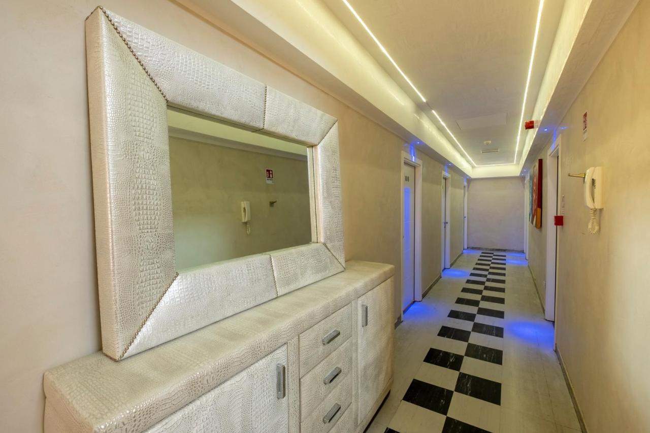 Hotel Giumer Римини Экстерьер фото