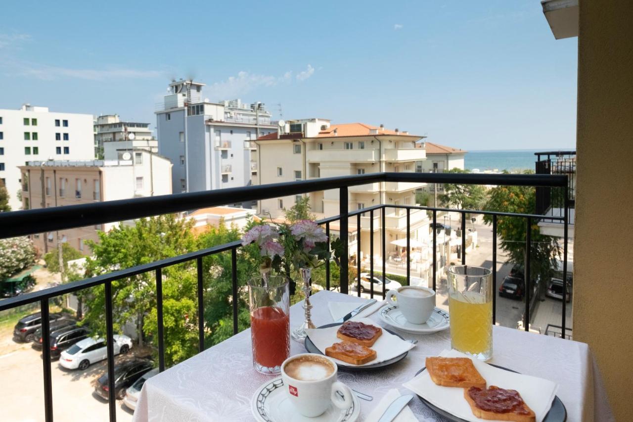 Hotel Giumer Римини Экстерьер фото