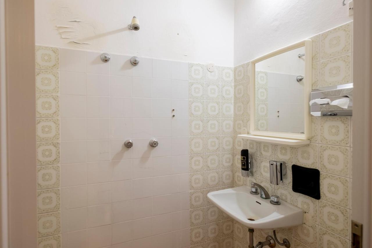 Hotel Giumer Римини Экстерьер фото