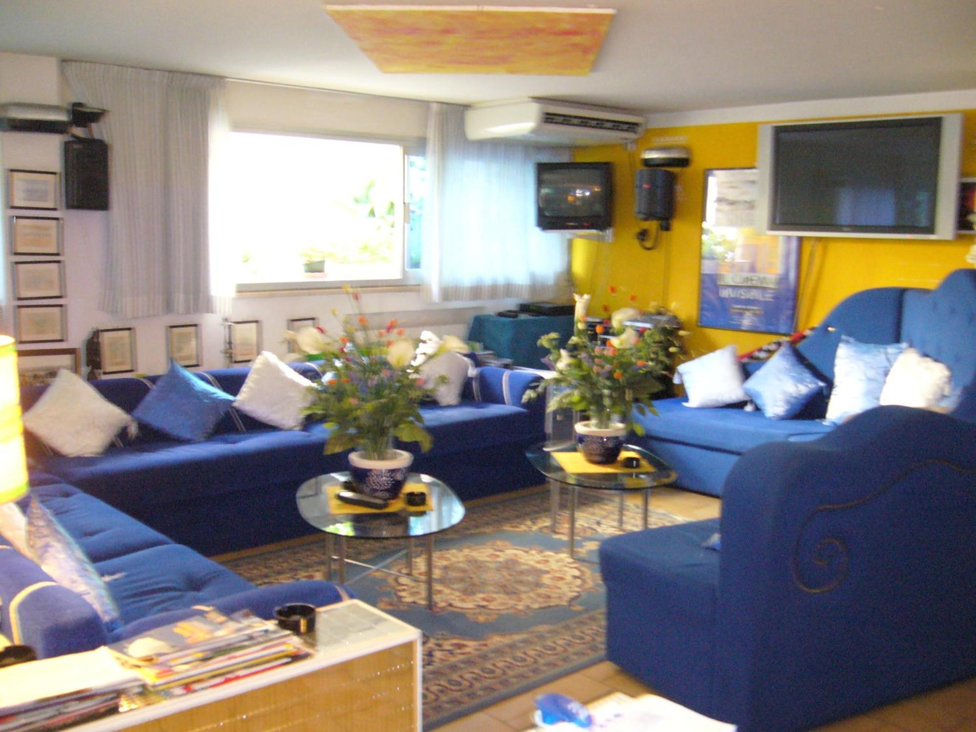 Hotel Giumer Римини Экстерьер фото