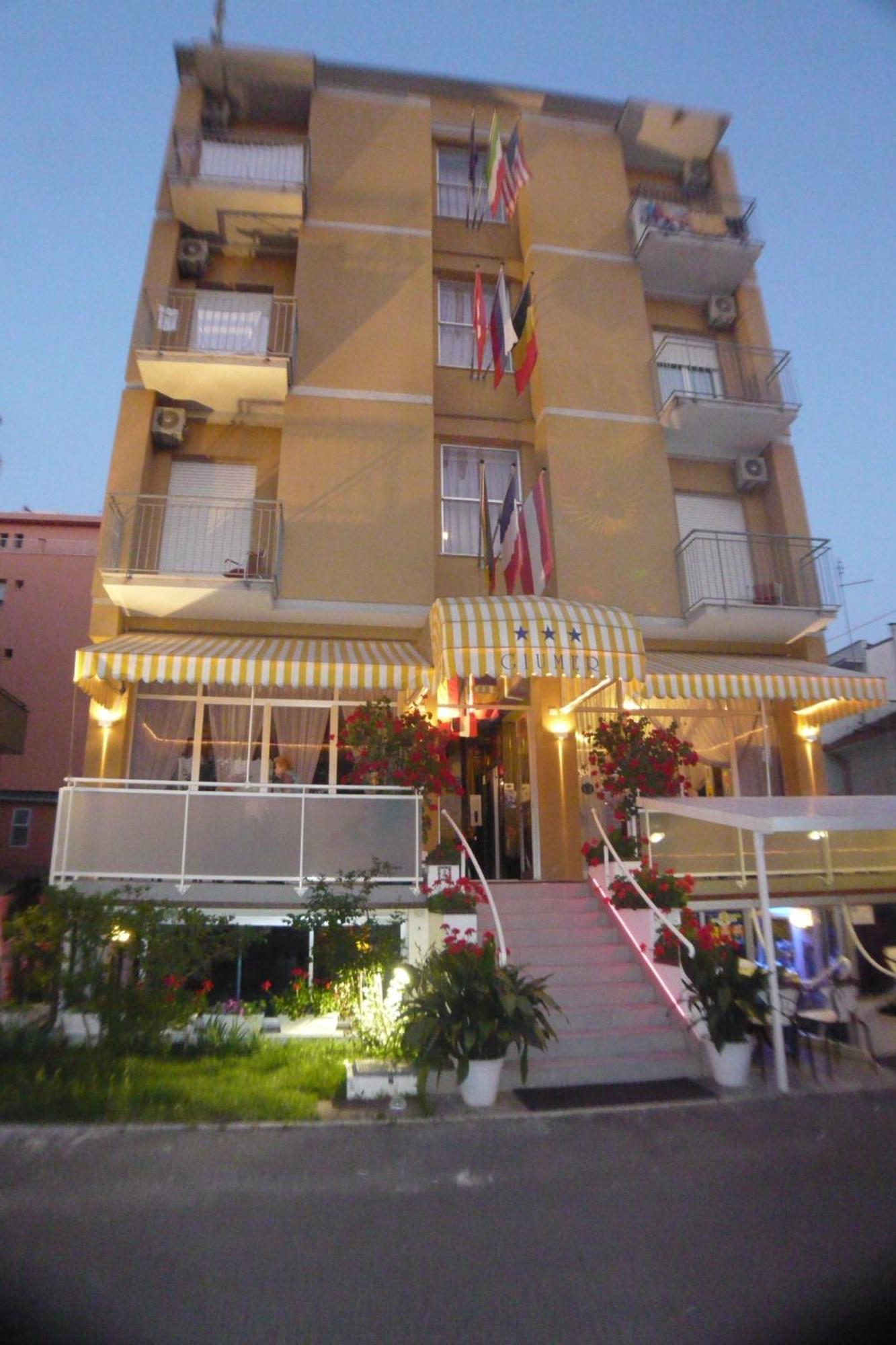 Hotel Giumer Римини Экстерьер фото