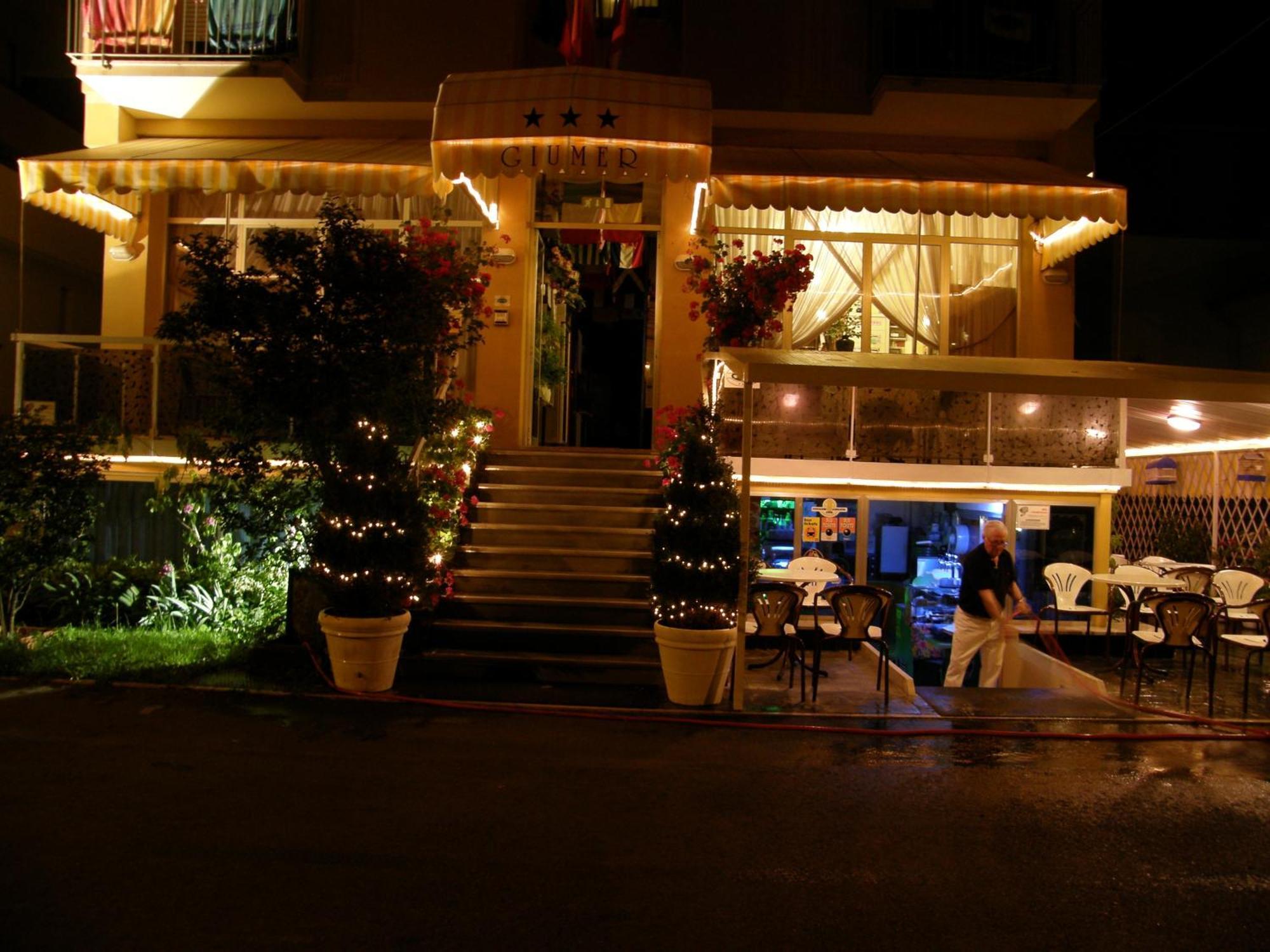 Hotel Giumer Римини Экстерьер фото